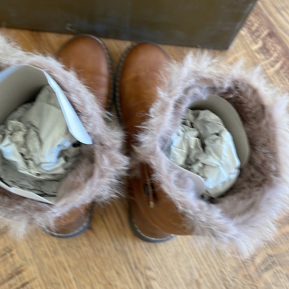 Donated 🆕G.C boots 🔥 brand new in box ! - Picture 6 of 8